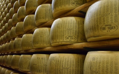 parmigiano-reggiano-cheese-italy-italian-162788.jpeg